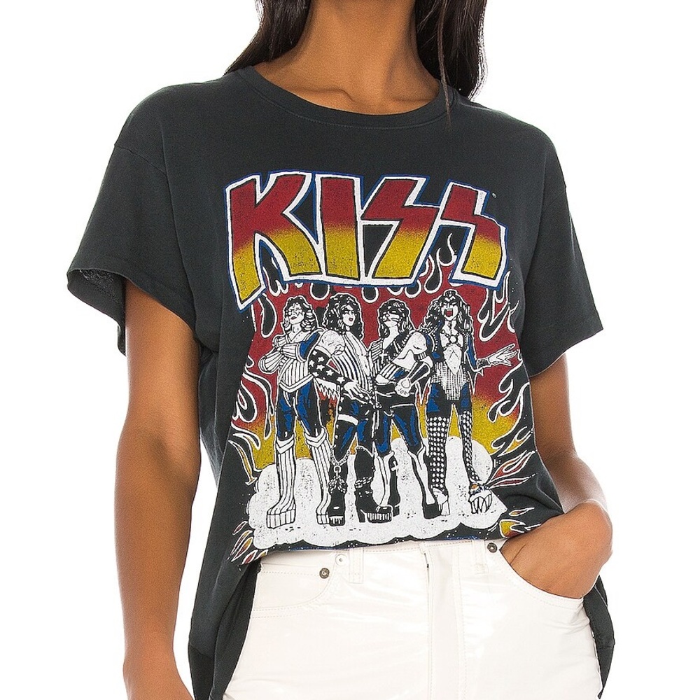 daydreamer kiss tee medium